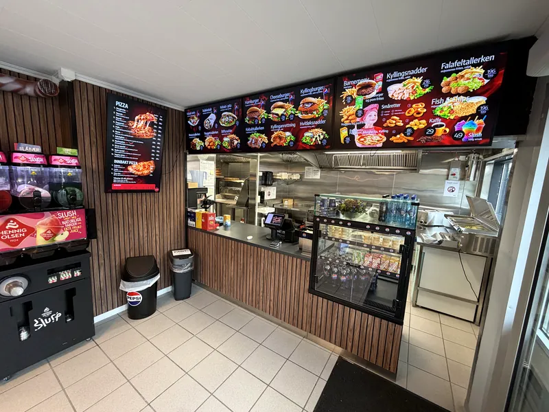 Disken og menytavlene hos Divan Grill
