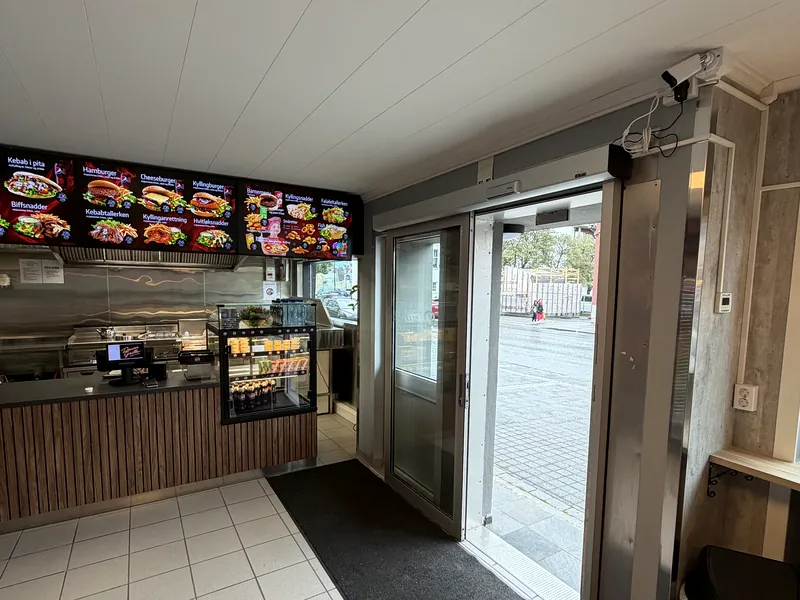 Inngangen og disken sett innenfra